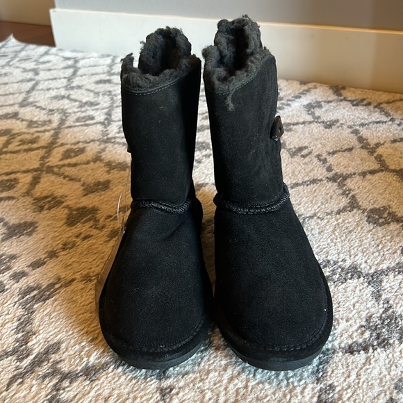 Youth Abigail BearPaw boots - Picture 3 of 6